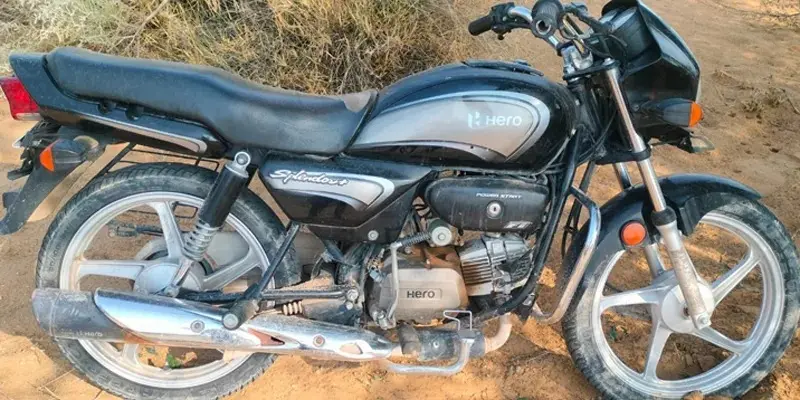 युवक हुआ लापता, नहर किनारे लावररिस खड़ी मिली बाइक, पुलिस जांच में जुटी