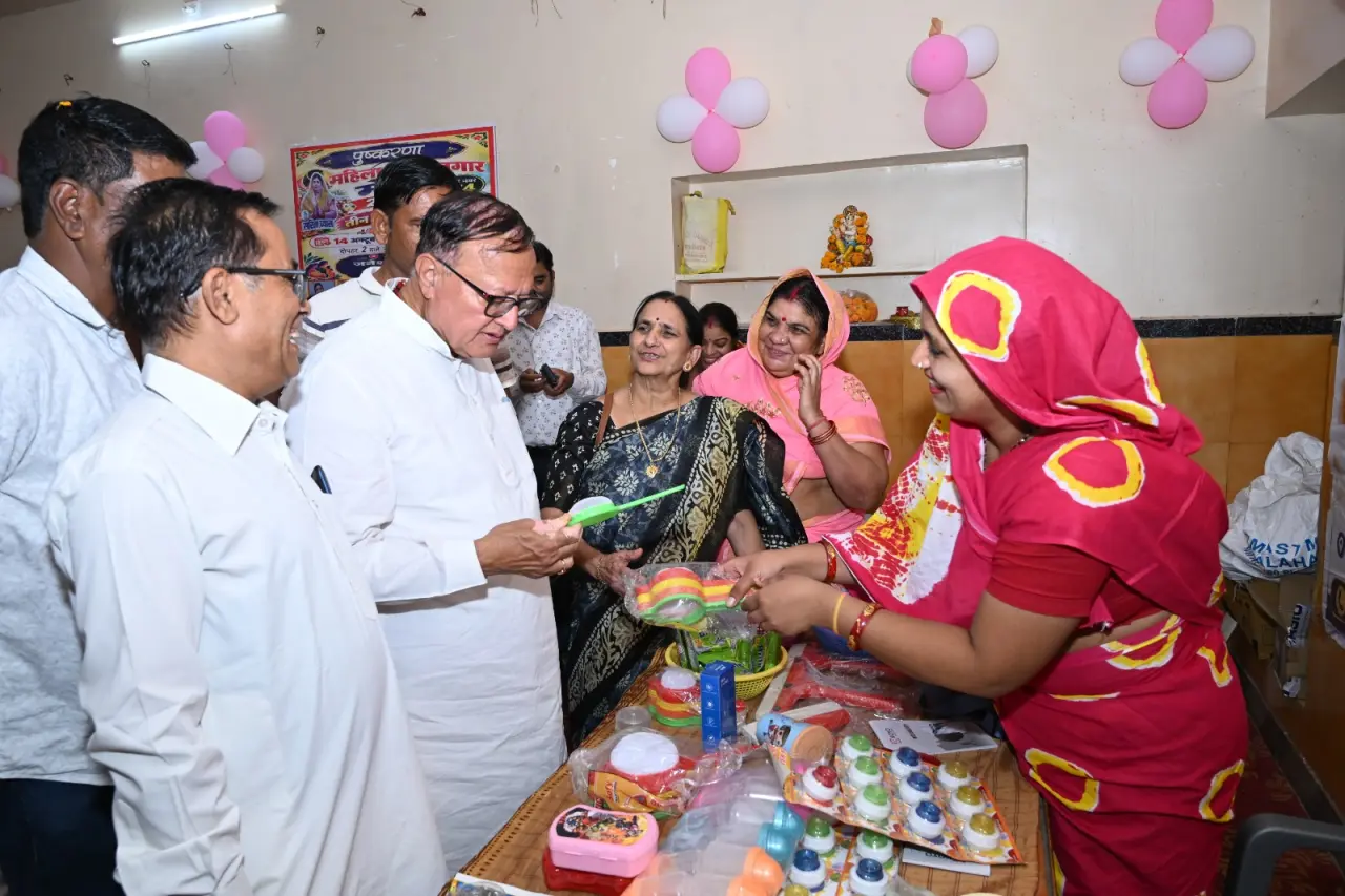 जनेश्वर भवन में पुष्करणा महिला स्वरोजगार मेला, पूर्व मंत्री डॉ. कल्ला ने किया अवलोकन