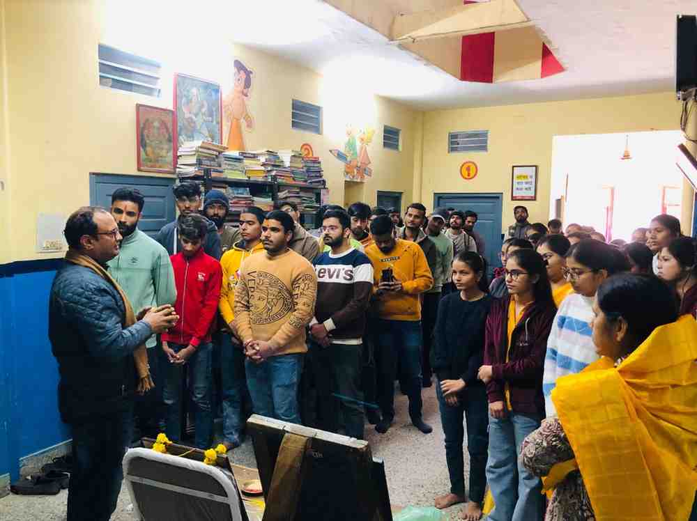 के.वी. लाइब्रेरी में बसंत पंचमी पर विद्यार्थियों को दी गई शुभकामनाएं, सरस्वती पूजन के साथ हुआ आयोजन